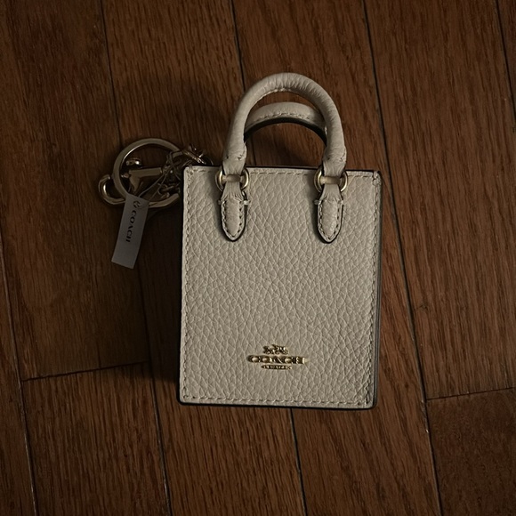 Coach White and Gold Key & Card Holder - Picture 4 of 6